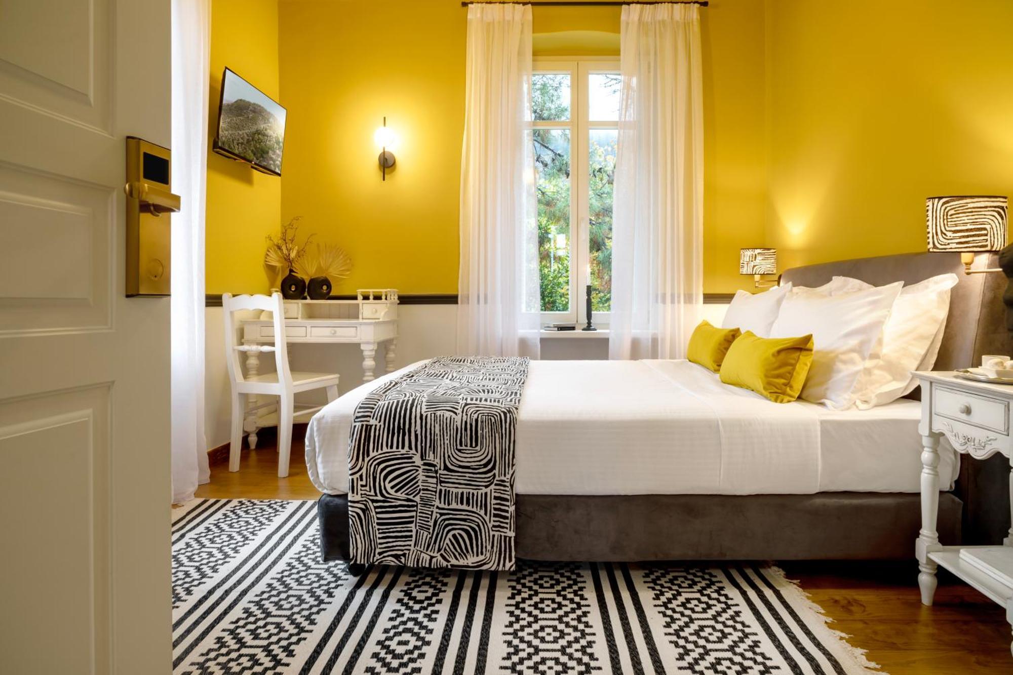 Archontiko Parnassus Dadi Hotell Amfikleia Eksteriør bilde